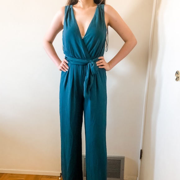 NWT✨Fashion Nova Jumpsuit in Teal colour - Picture 4 of 12